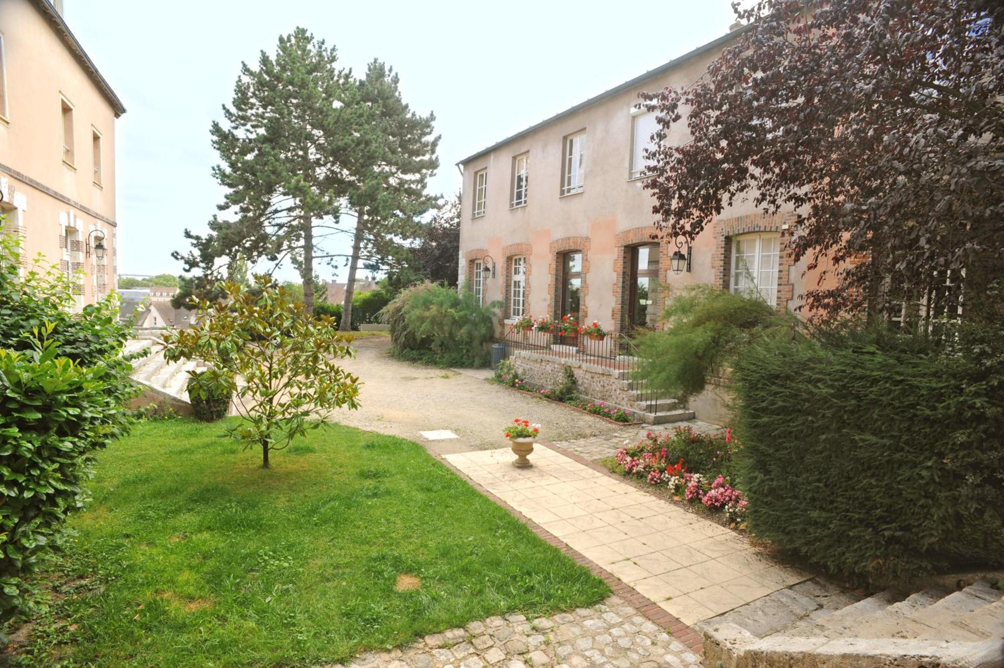 Hotellerie Saint Yves Chartres Dış mekan fotoğraf