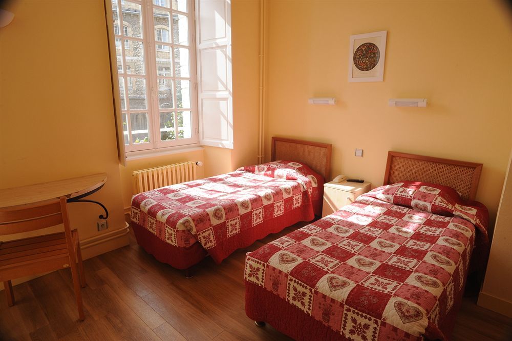 Hotellerie Saint Yves Chartres Dış mekan fotoğraf